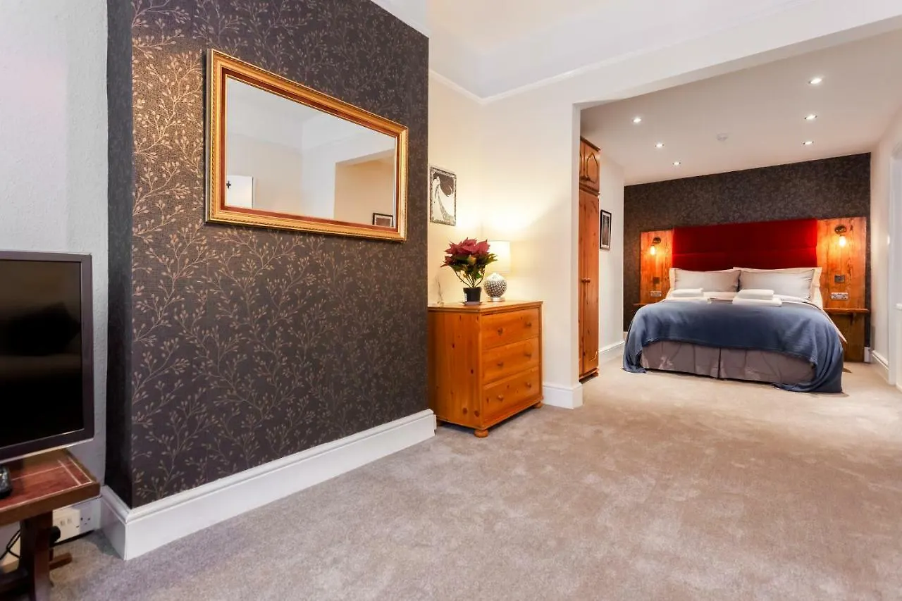 Gorgeous Town Centre Apt With Courtyard Garden Bournemouth 0*,